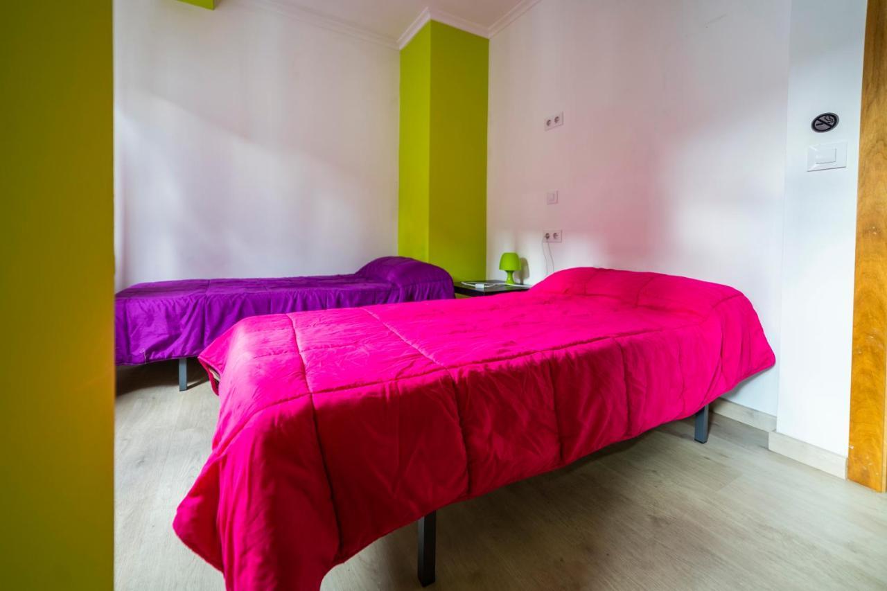 Shiku Hostel Lugo Ngoại thất bức ảnh