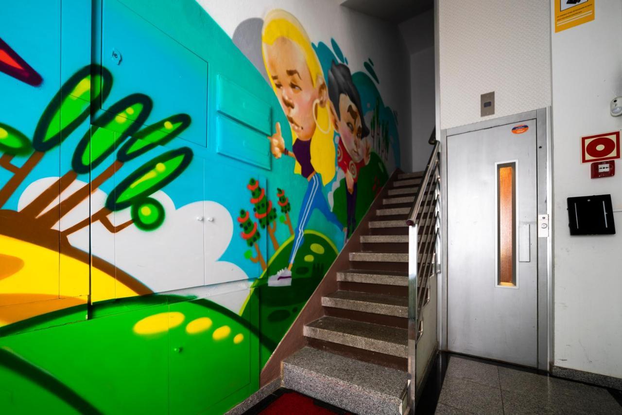 Shiku Hostel Lugo Ngoại thất bức ảnh