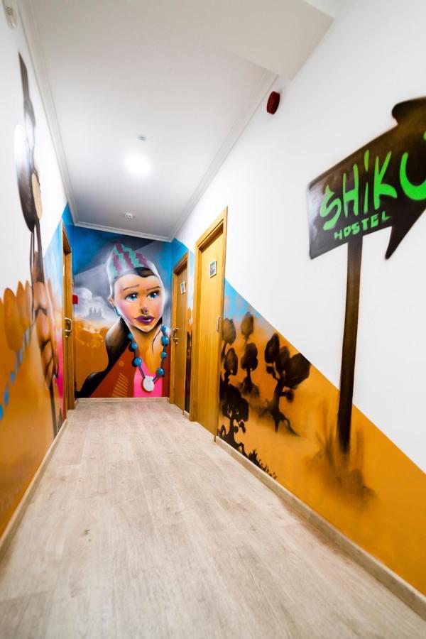 Shiku Hostel Lugo Ngoại thất bức ảnh